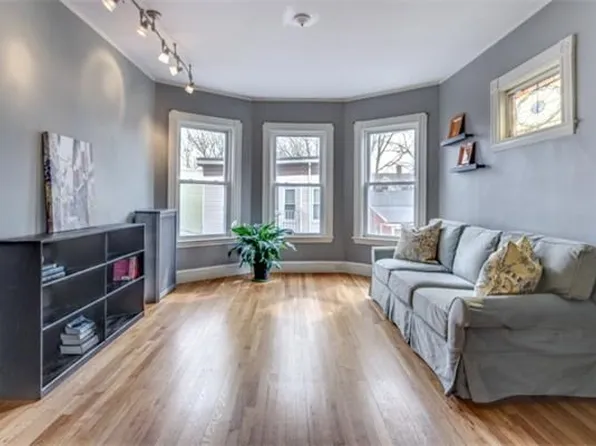 3 Sacramento Pl #3, Cambridge, MA 02138