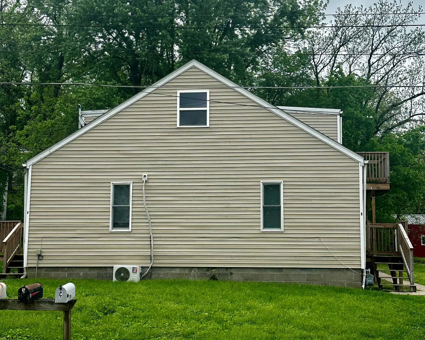 1214 Commercial St — Photo 3
