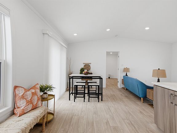 5th image of 235 Aylmer Rd #30