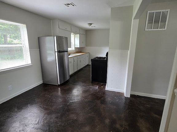 2nd image of 310 E Coe Dr #1