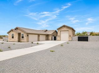 1686 E Carriage Ln, Phoenix, AZ 85086