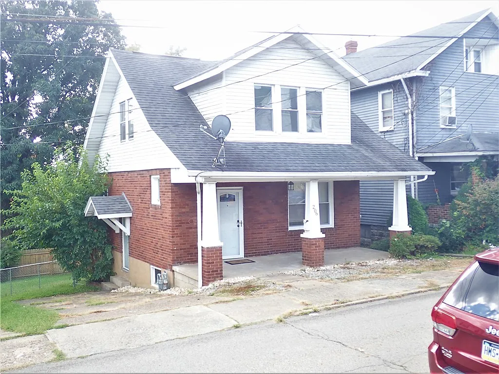 206 Lenox St photo 1