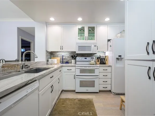 2243 Martin APT 105, Irvine, CA 92612