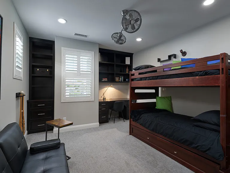 Upstairs Bedroom #4