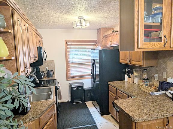3rd image of 130 Glenwood Avenue #87