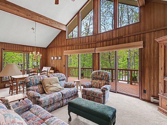 2nd image of 1155 Cardinal Ct