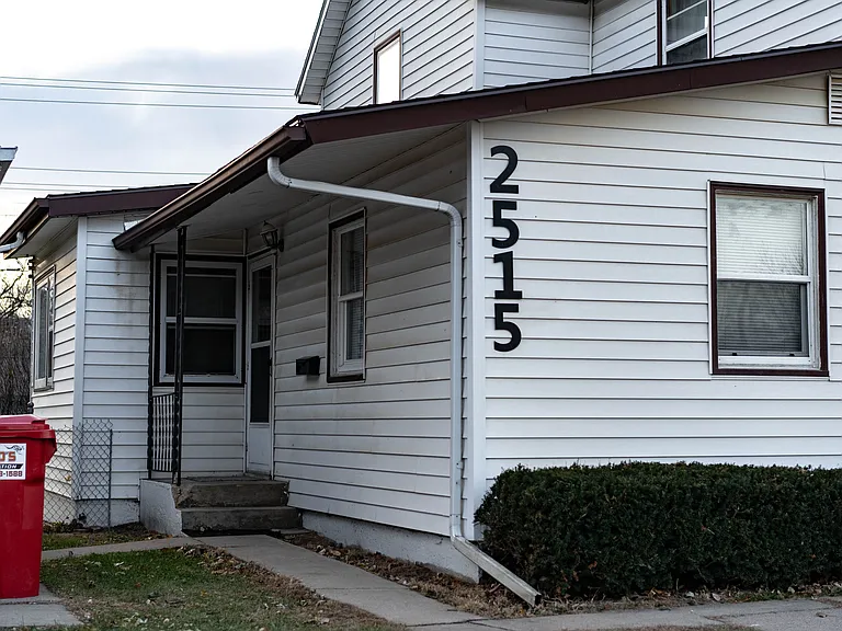 2517 S Duluth Ave — Photo 18
