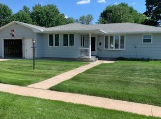 203 E Bow St, Hartington, NE 68739