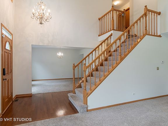 3rd image of 129 S Pembroke Dr