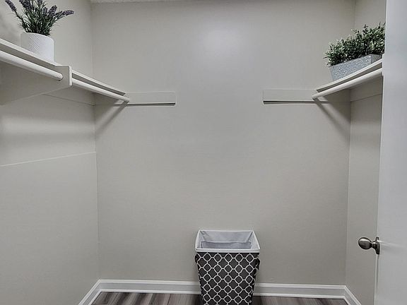 4th image of 535 Greenbrier Dr #0cab7ff4c