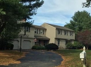 29 Meadowlark Dr, Seekonk, MA 02771