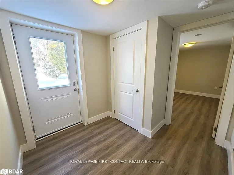 320 Mississaga St W #2 — Photo 2