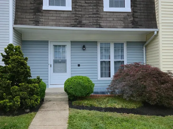 7657 Sheffield Village Ln, Lorton, VA 22079