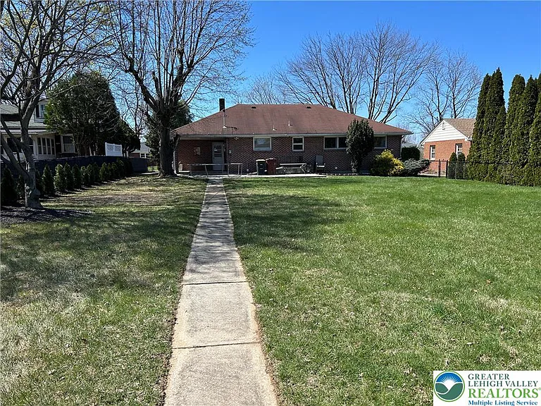 3318 N 3rd St — Photo 12