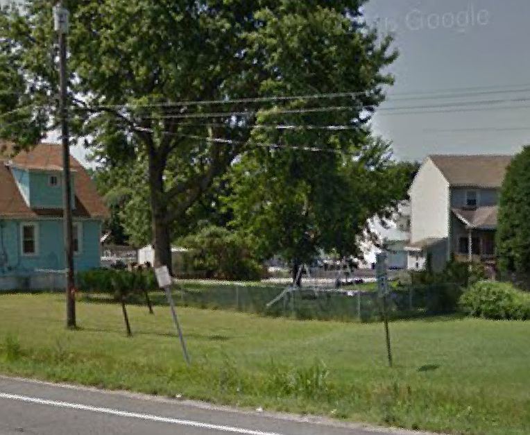 2nd image of 3917 N Point Rd