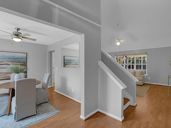 5th image of 408 Carriage Oaks Dr