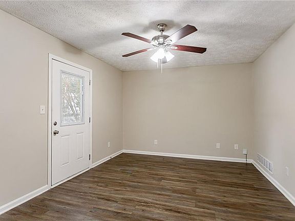 4th image of 2792 Plantation Dr