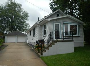 6 W Haywood Blvd, Struthers, OH 44471