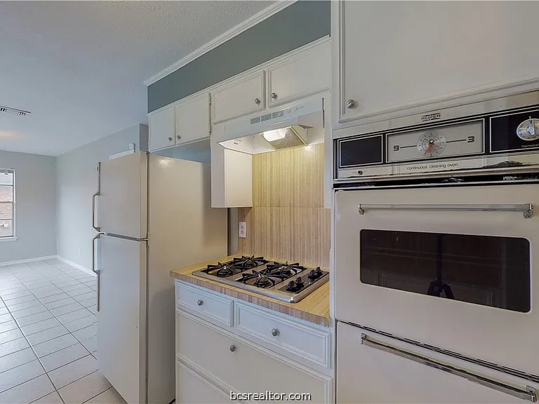 1107 Braeswood Dr — Photo 8