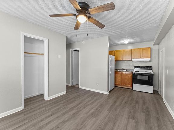 5th image of 200 Pullman Ave