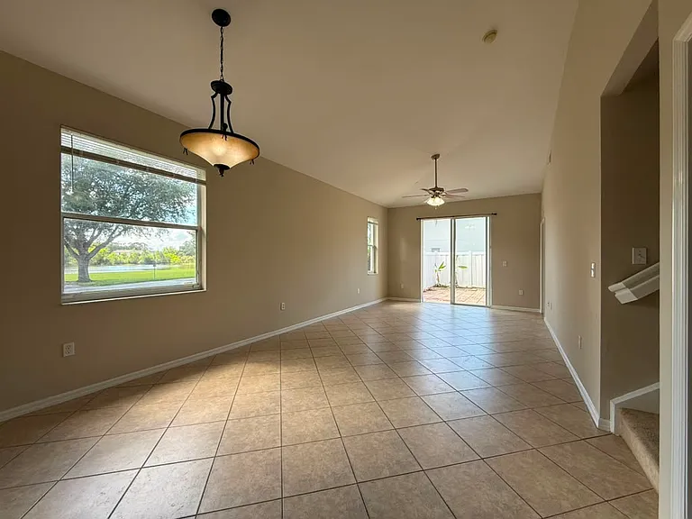 3629 Pine Oak Cir #101 — Photo 3