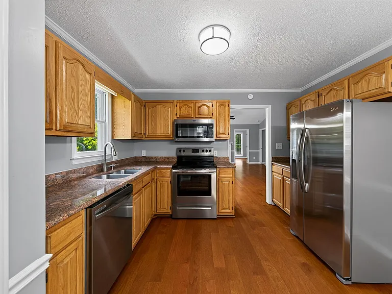 114 Planetree Ln — Photo 12