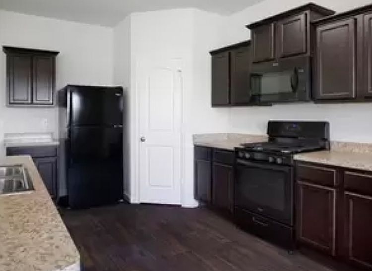 2nd image of 18409 Traverse Ln
