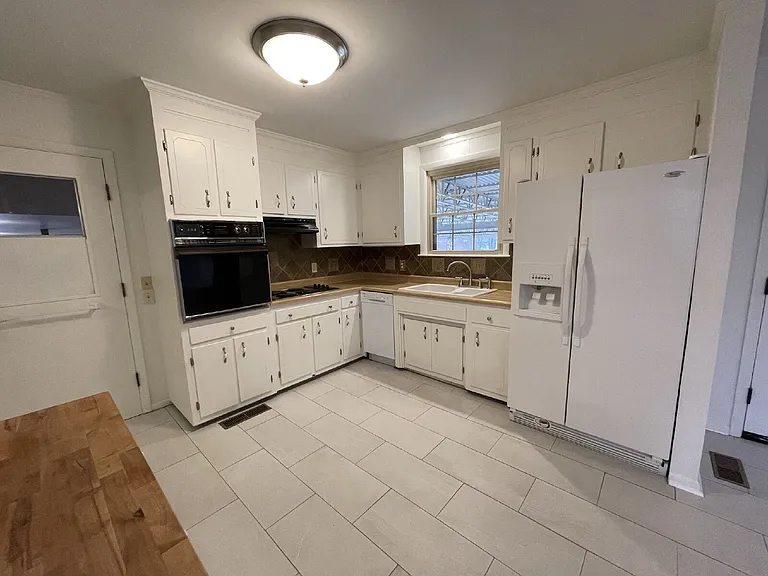 102 Crosby Dr — Photo 8