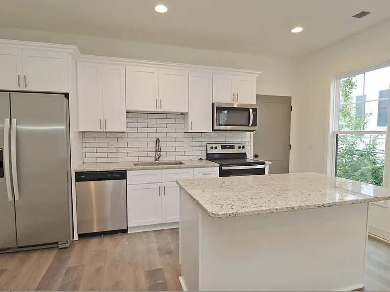 408 S Gregg St #A — Photo 8