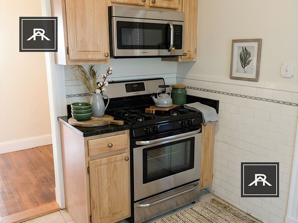 1st image of 205-207 Winthrop Rd #3
