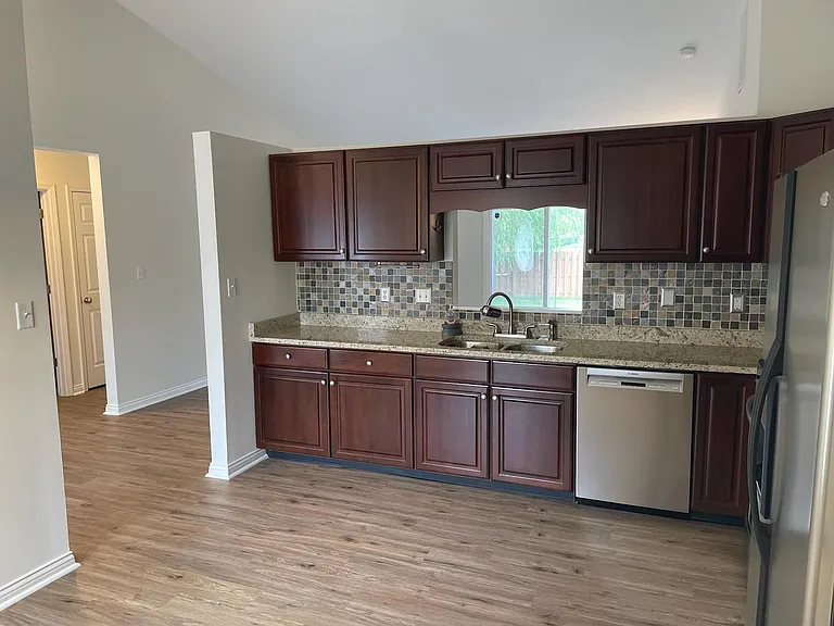13019 Brookdale Dr — Photo 9