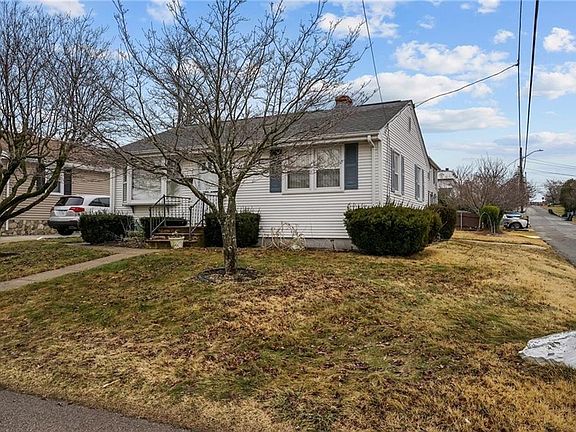 4th image of 14 Maxfield Ave