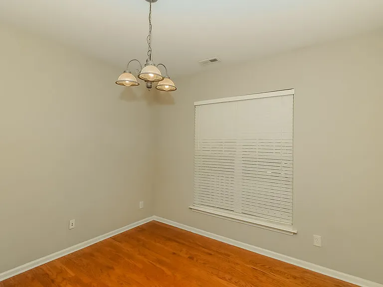 8153 Rolling Meadows Ln — Photo 7
