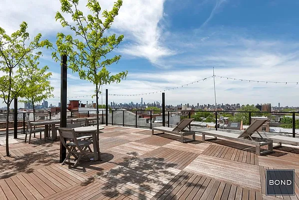 Sold by Bond New York | media 22