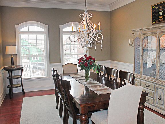 3rd image of 1834 Kelton Ln