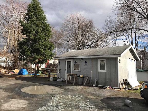 2nd image of 44 James St