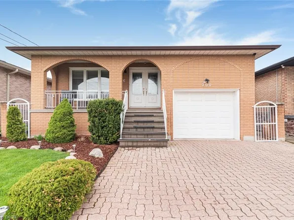 366 Berkindale Dr, Hamilton, ON L8E 3T8