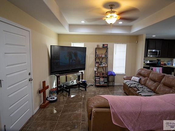4th image of 23290 Tangerine Ave