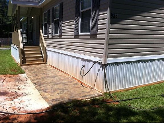 5th image of 938 Anthony Ln