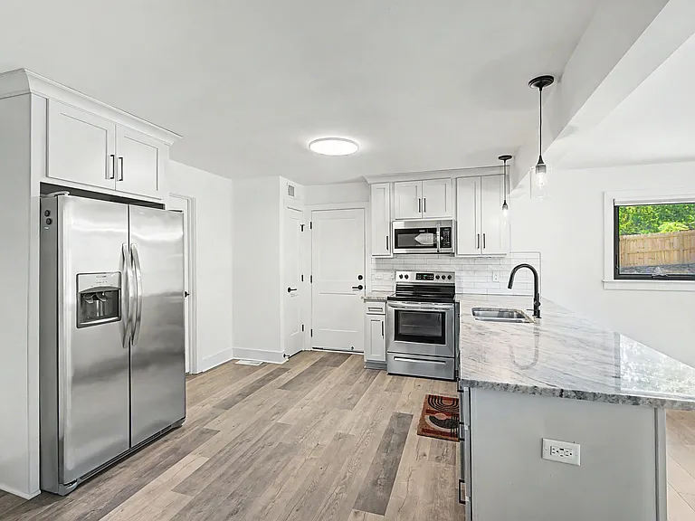 1205 Saint Marys Ln — Photo 9