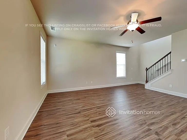 105 Moss Dr — Photo 5