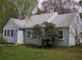 21 Pinecrest Beach Dr, East Falmouth, MA 02536