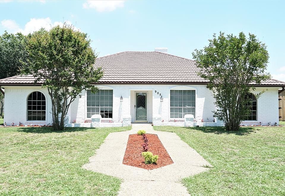 1st image of 905 Serenade Ln