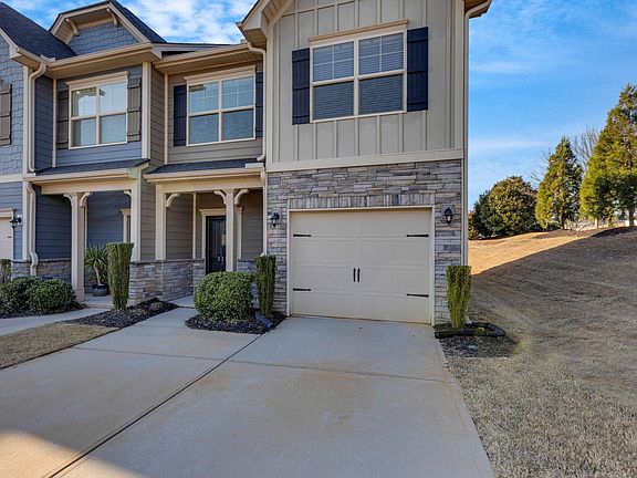 3rd image of 515 Milbury Way