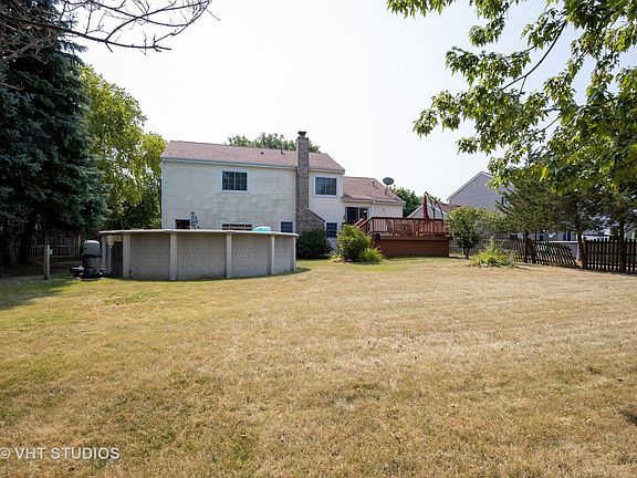 3rd image of 4145 Larkspur Ln