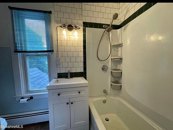 3rd image of 83 Franklin St #81