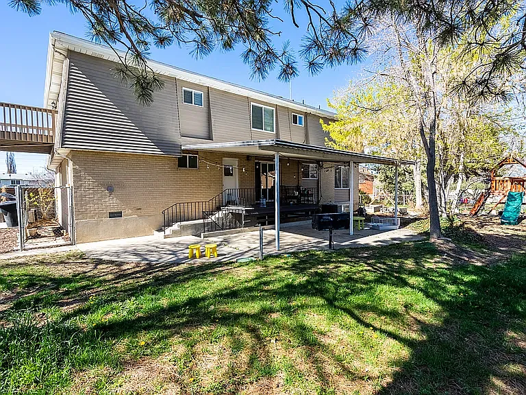 2063 E Kane Cir — Photo 11
