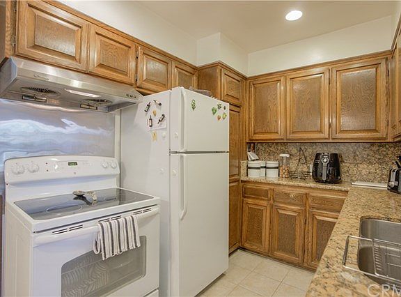 5th image of 107 W Mountain St APT C