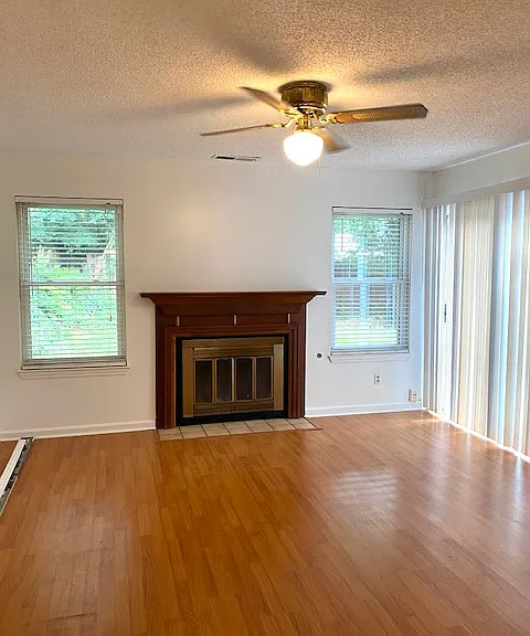 1180 Red Oak Cv — Photo 2