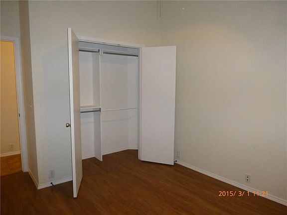 5th image of 318 White Oak Dr